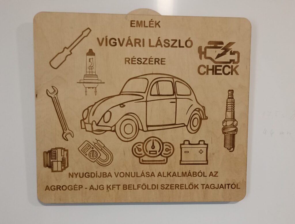 Egyedi búcsúztató tábla – 9000 Ft-tól elérhető