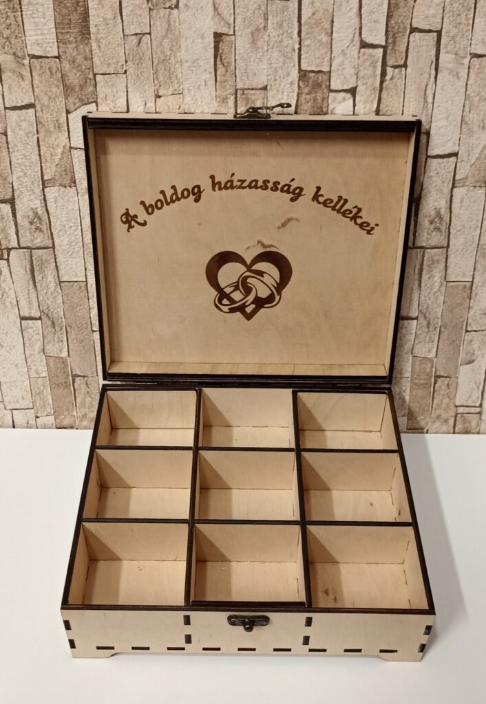 Ajándék doboz esküvőre – 8900 Ft