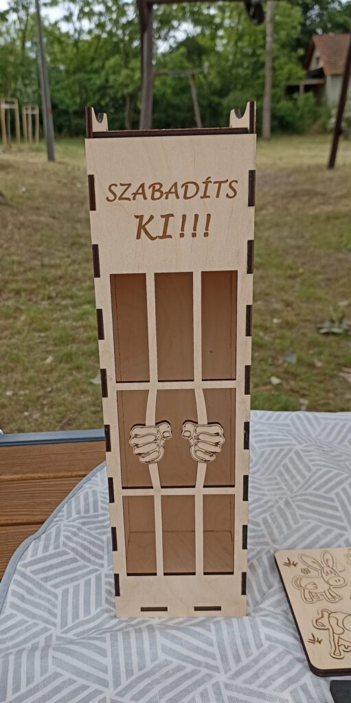 Boros doboz felirattal – 4500 Ft